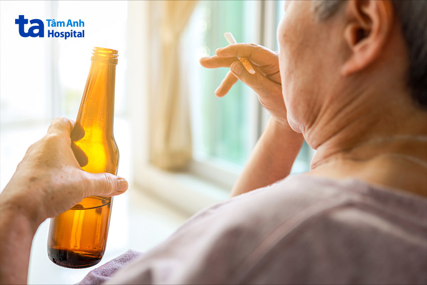 Tránh uống rượu bia, hút thuốc lá để bảo vệ sức khỏe tim mạch