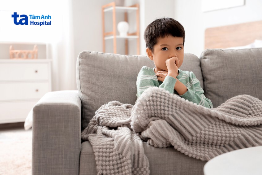 trẻ bị viêm tiểu phế quản ho nhiều