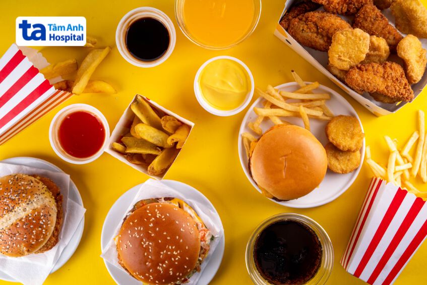 trẻ bị viêm tiểu phế quản kiêng ăn gì