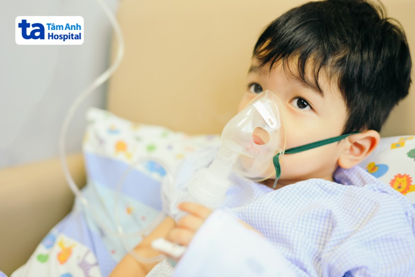 trẻ bị viêm tiểu phế quản nhập viện