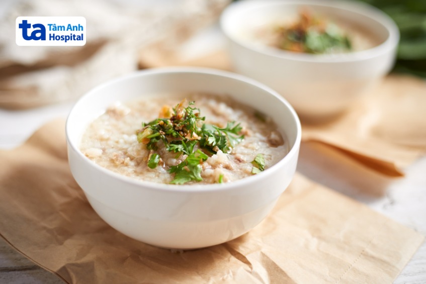 trẻ sau mổ viêm ruột thừa nên ăn thức ăn dễ tiêu hóa