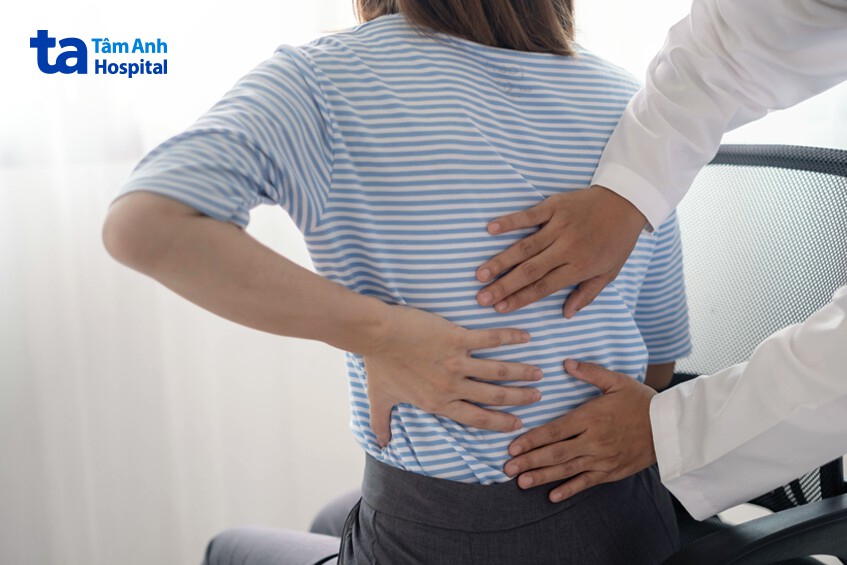 triệu chứng đau lưng sau sinh