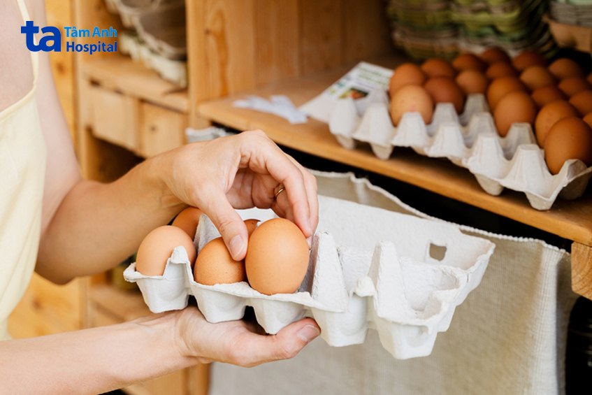 trứng rất giàu protein, chất béo, i-ốt và nhiều vitamin, khoáng chất