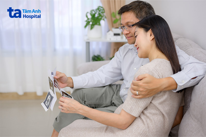 Tuần thai thứ 12 đánh dấu cột mốc quan trọng trong hành trình bầu bí, đặc biệt với các mẹ bầu IVF