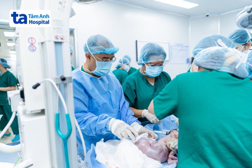 u quái vùng cùng cụt ở trẻ sơ sinh