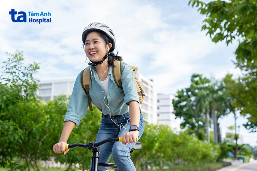 Vận động mạnh dễ gây đau đầu gối