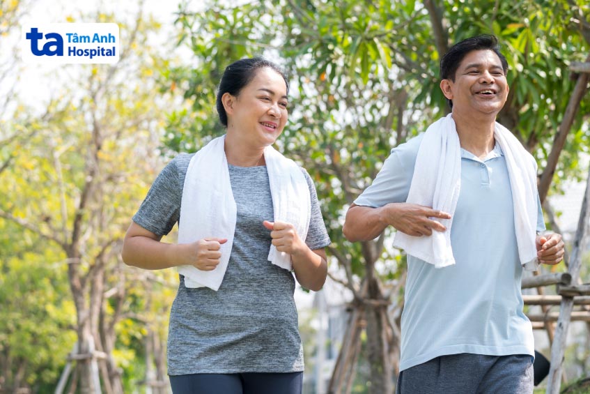 Vận động thể dục đều đặn giúp hỗ trợ ổn định huyết áp