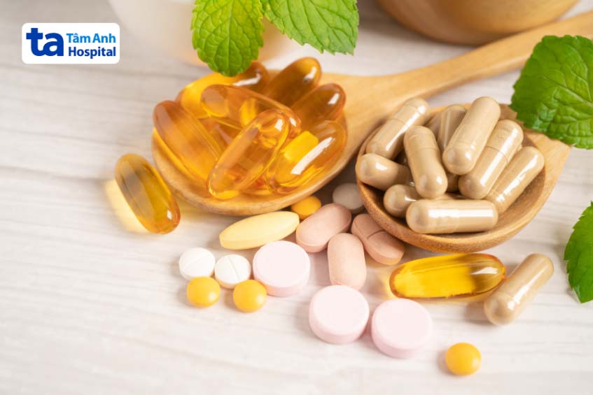 Trước khi mang thai, phụ nữ có thể sử dụng các viên uống bổ sung vitamin và khoáng chất để tăng cường sức khỏe cho cơ thể