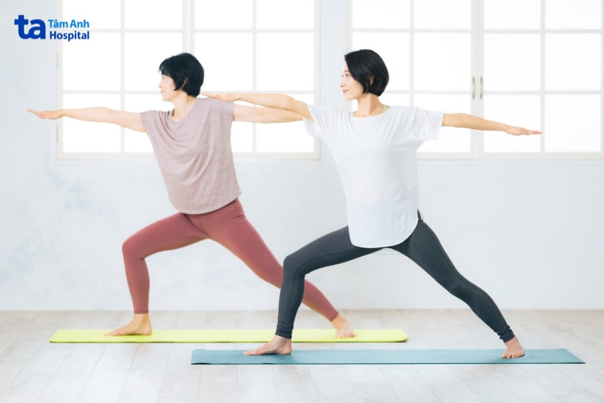 yoga là lựa chọn giảm mỡ bụng