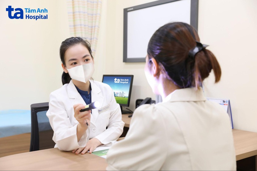 bác sĩ và bệnh nhân