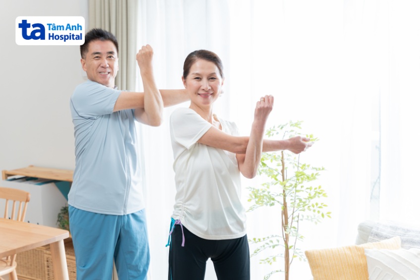 bài tập gập duỗi cánh tay cho người tai biến nhẹ