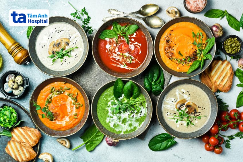 bé bị viêm dạ dày nên ăn súp rau xay nhuyễn