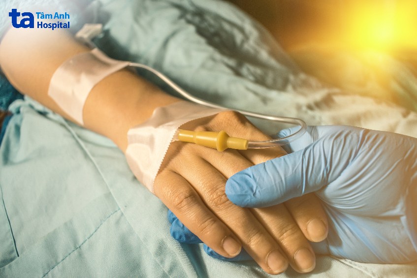 bên cạnh người bệnh truyền hóa chất