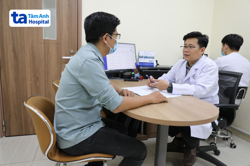 ThS.BS.CKII Dương Quang Huy tư vấn cho người bệnh