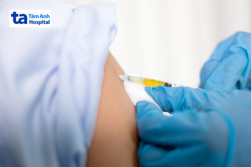 điều trị bệnh sốt rét theo chỉ định của bác sĩ