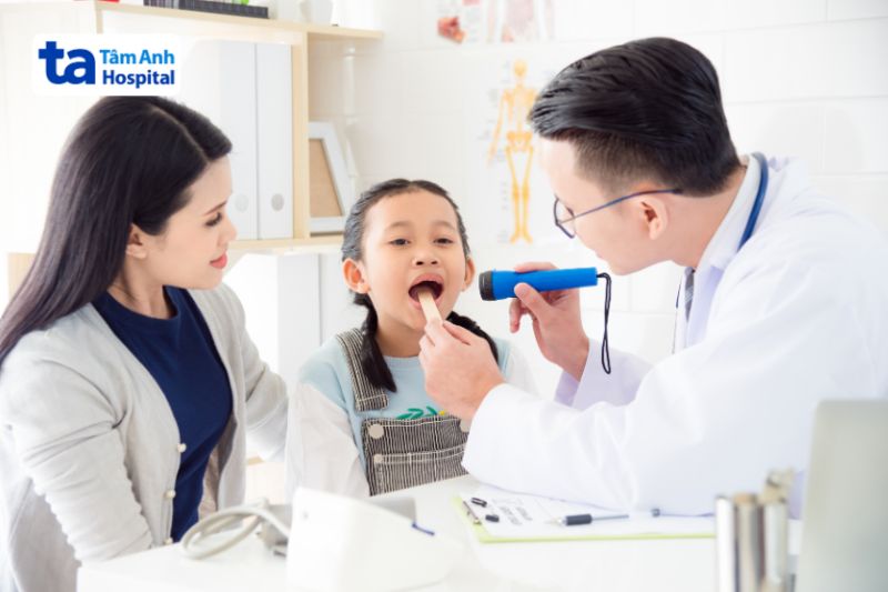 cha mẹ nên sớm đưa trẻ đến bệnh viện
