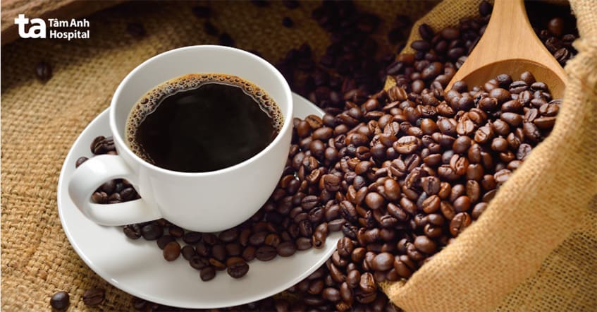 caffeine gây kích ứng niêm mạc làm triệu chứng nặng hơn