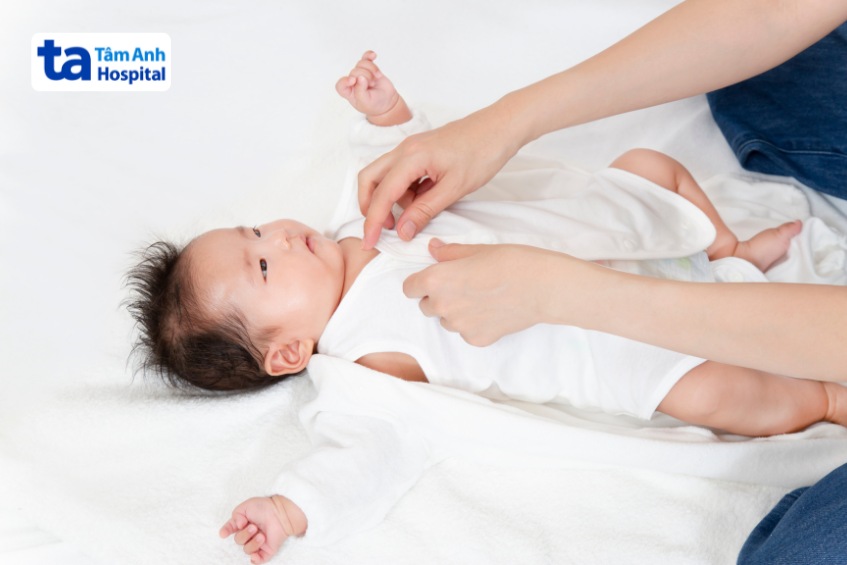 cải thiện dính môi bé và ngăn ngừa biến chứng