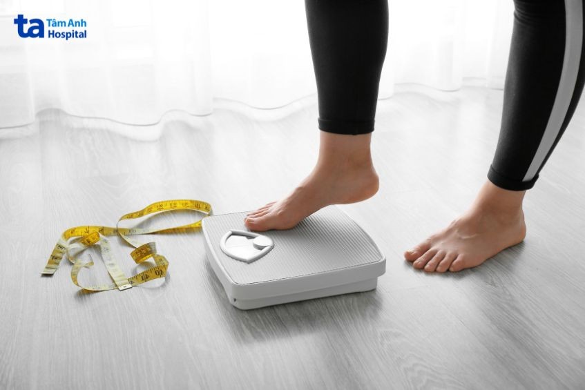 cần tạo thâm hụt calo để giảm cân