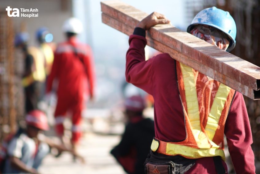 chấn thương dễ gây lệch thủy tinh thể