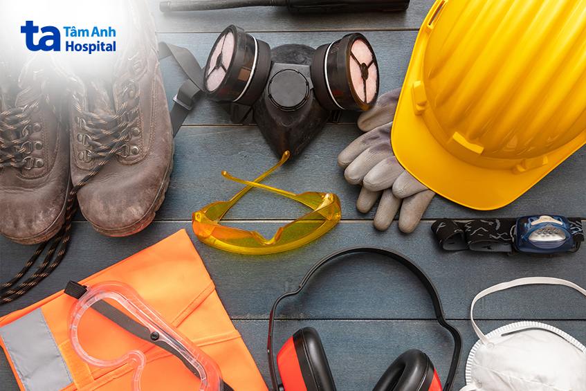 chủ động sử dụng thiết bị bảo hộ lao động