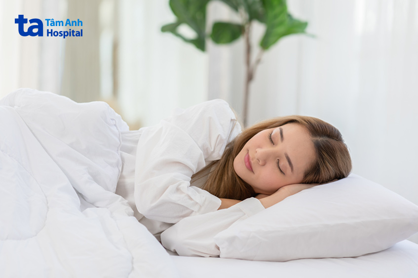 Cảm giác chuột rút nhẹ ở vùng bụng sau khi siêu âm nước buồng tử cung sẽ giảm nhanh sau khi thời gian nghỉ ngơi và thư giãn