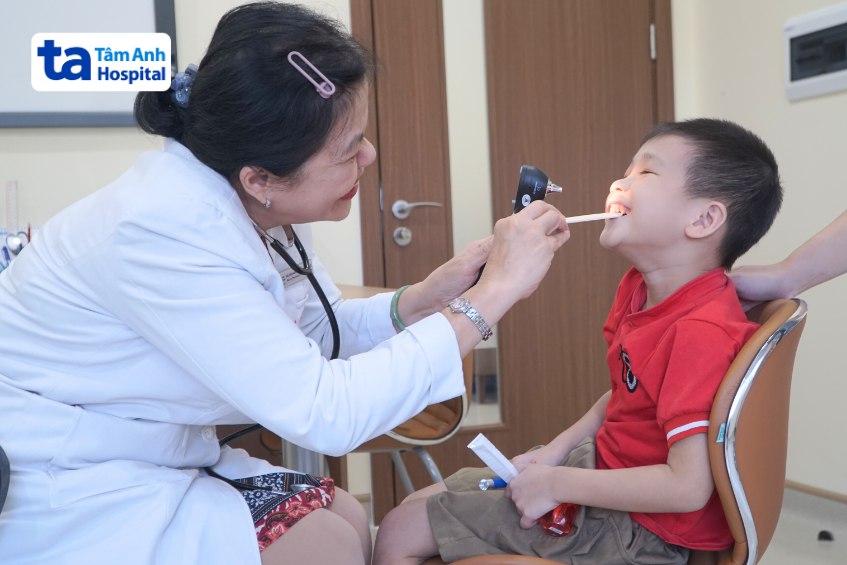 Địa chỉ thăm khám tay chân miệng uy tín cho trẻ