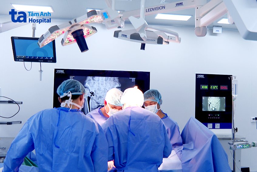 Điều trị đau khớp háng bên phải