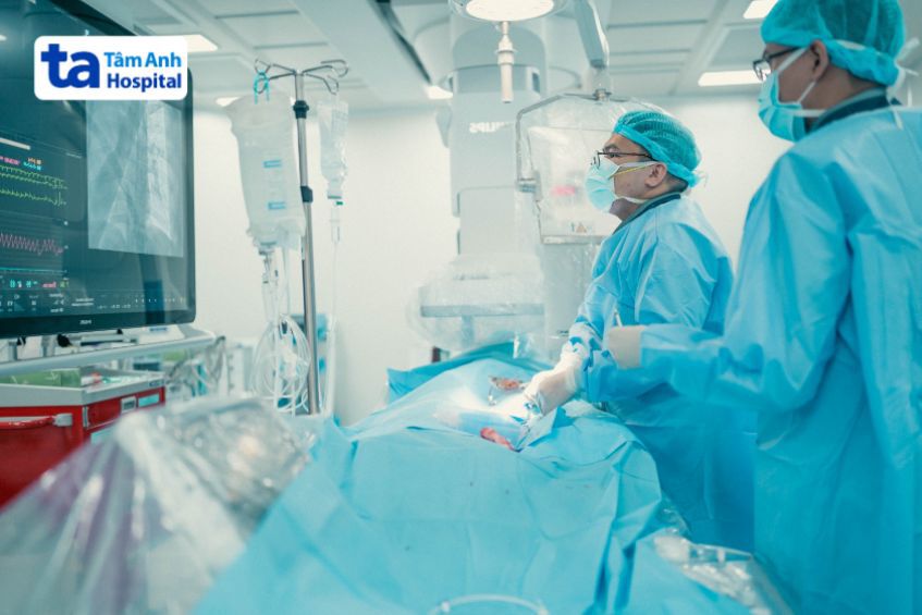 Điều trị tồn tại lỗ bầu dục bằng thông tim can thiệp