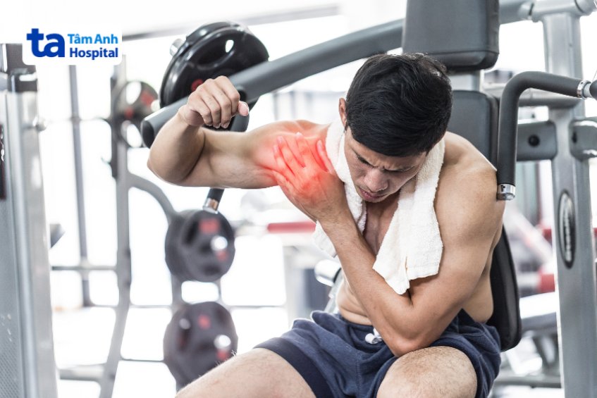 Gặp bác sĩ tại thời điểm chấn thương vai