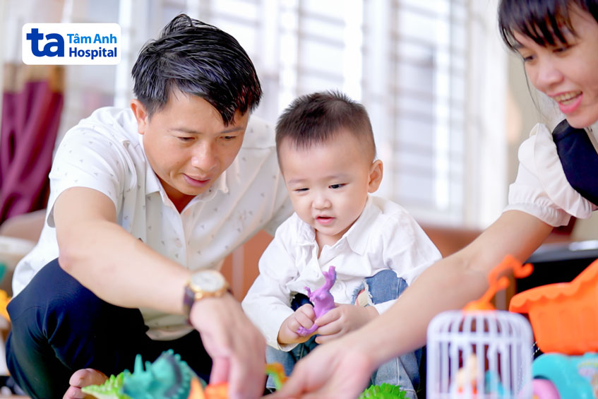 Gia đình anh Lĩnh và chị Trang
