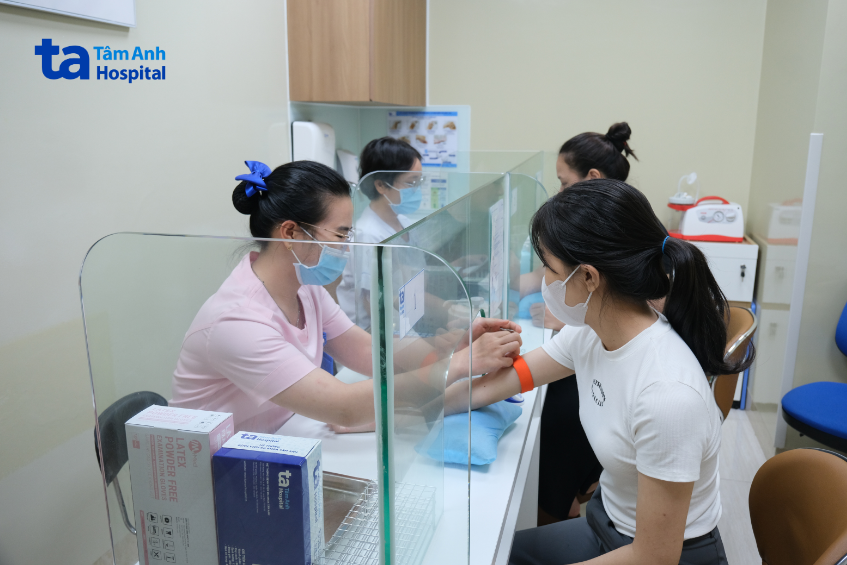 kiểm tra sức khỏe trước khi mang thai