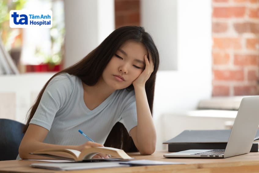 mất ngủ ở tuổi dậy thì khiến mệt mỏi, thiếu năng lượng