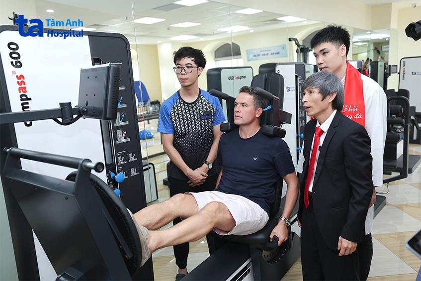michael owen trải nghiệm compass 600