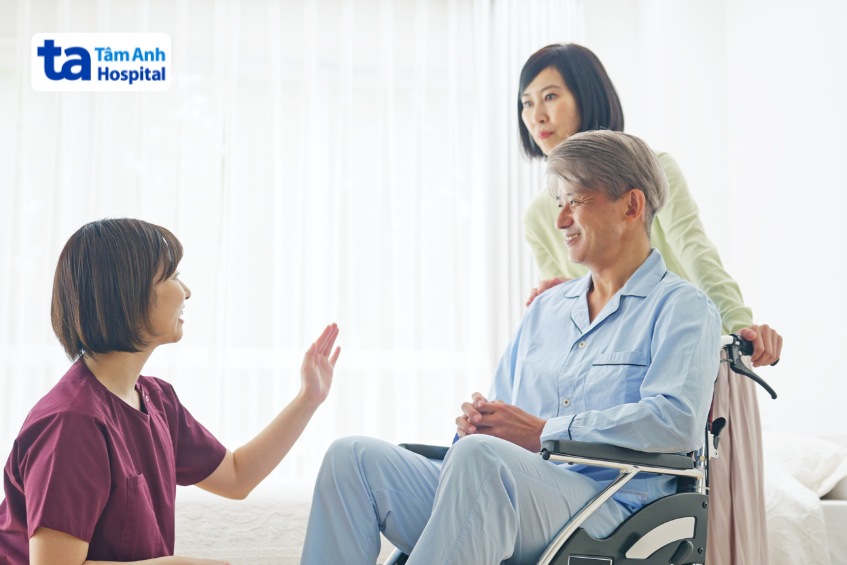 nắm rõ cách chăm sóc người bị tai biến nhẹ