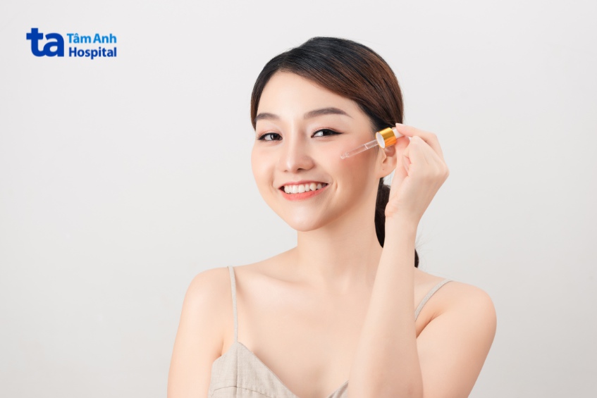 nên dùng serum chứa ha để dưỡng ẩm
