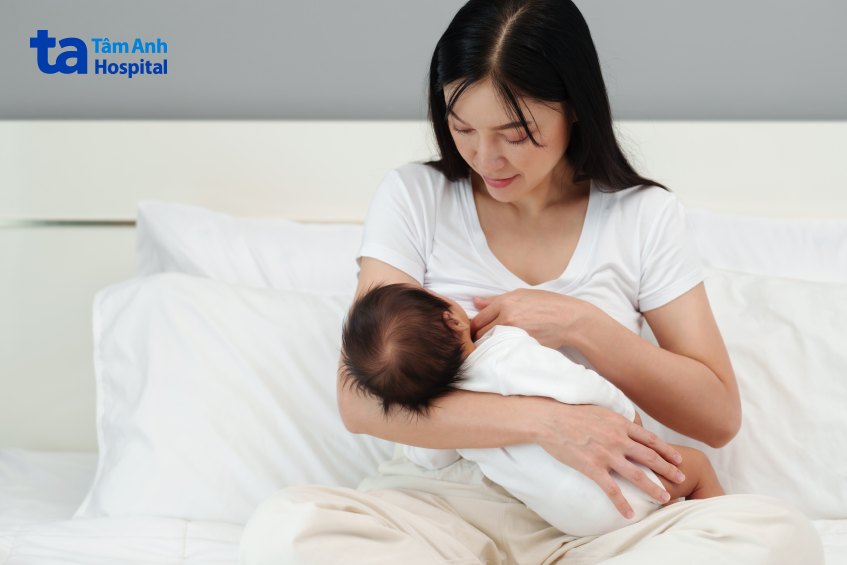Nguyên nhân quầng vú bị to