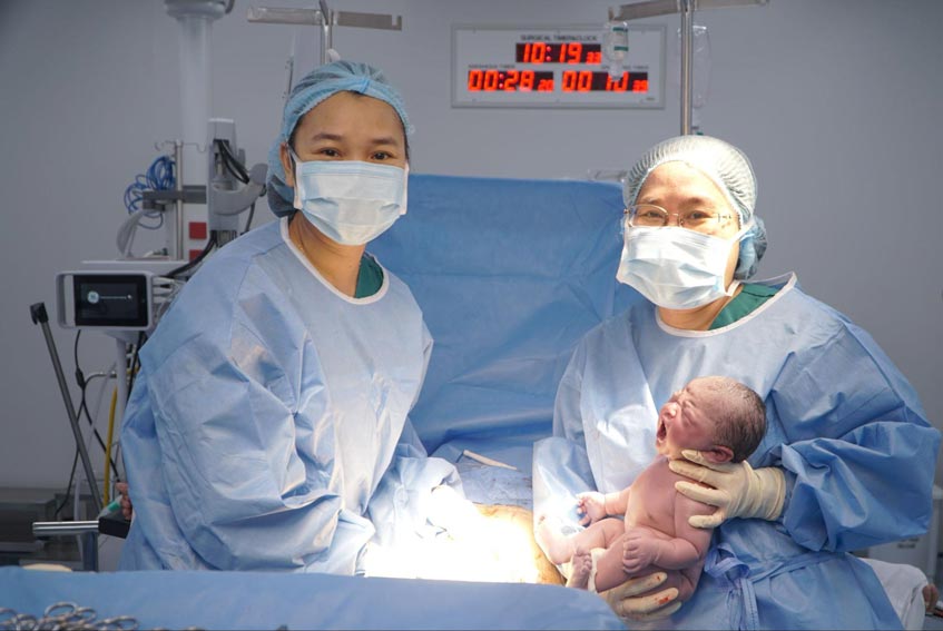 phẫu thuật mổ lấy thai