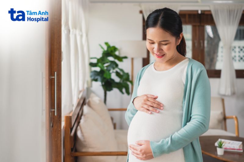 rạn da đùi do tăng cân nhanh khi mang thai