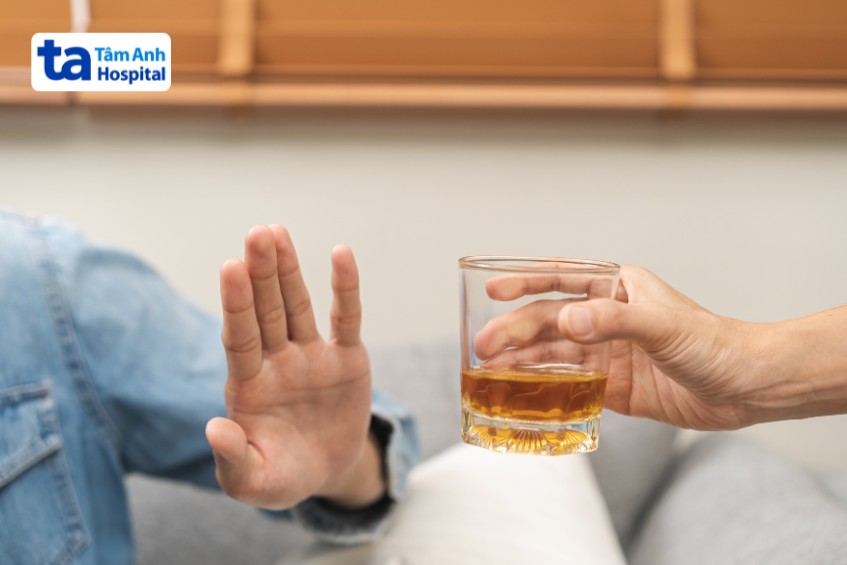 rượu bia làm trầm trọng gout và tim mạch