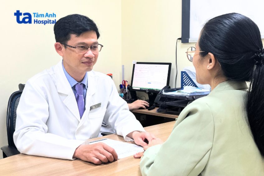 Thăm khám sau khi mổ u vú