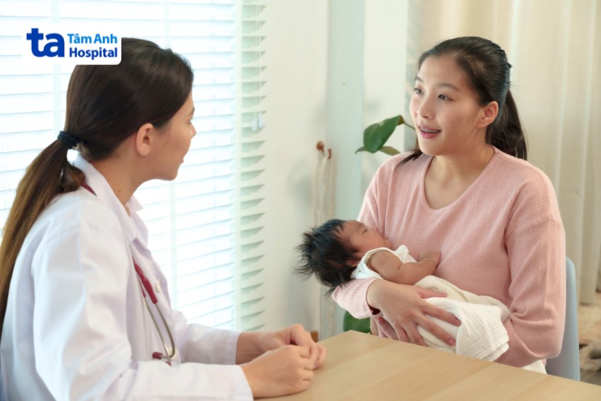 thoát vị rốn có thể gây biến chứng nguy hiểm cho trẻ