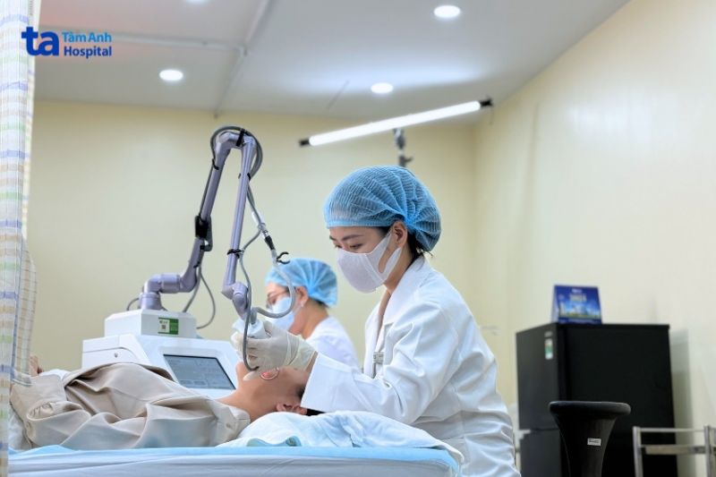 điều trị lỗ chân lông to bằng laser co2 ở tâm anh