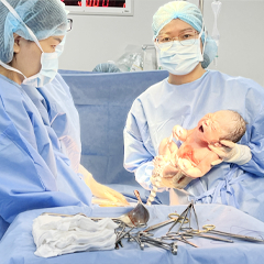 Bài chia sẻ số 261: Giọt nước mắt hạnh phúc mang tên con