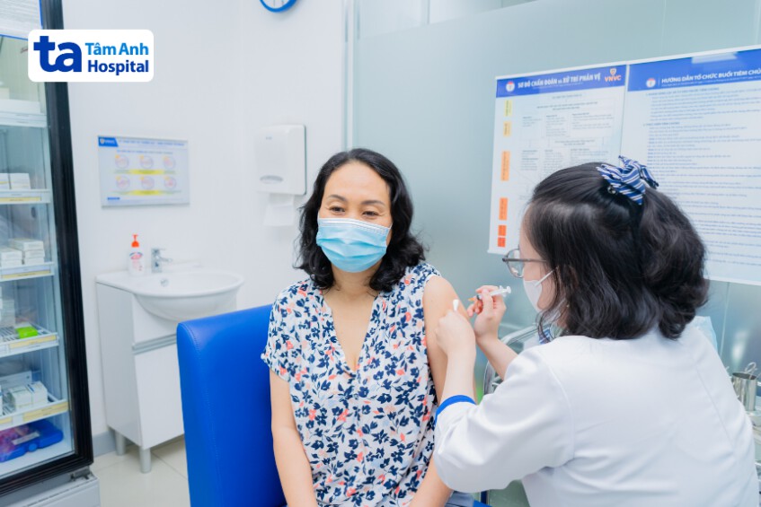 tiêm vắc xin zona thần kinh