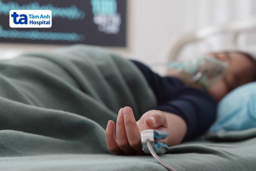 trẻ bị tay chân miệng độ 2 cần phải được nhập viện