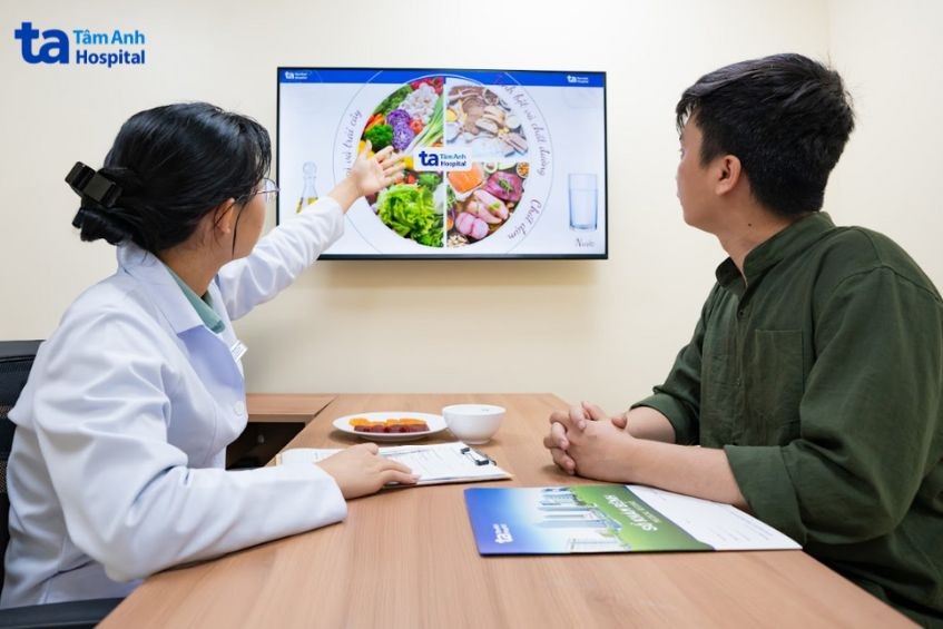 tư vấn chế độ dinh dưỡng cho khách hàng văn phòng