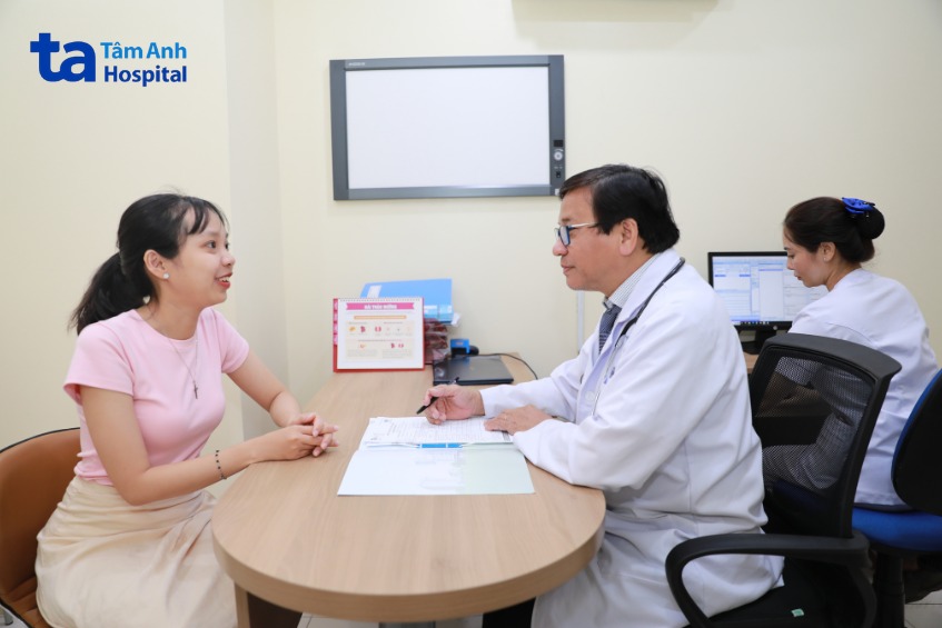 tư vấn cho khách hàng về bệnh tiểu đường