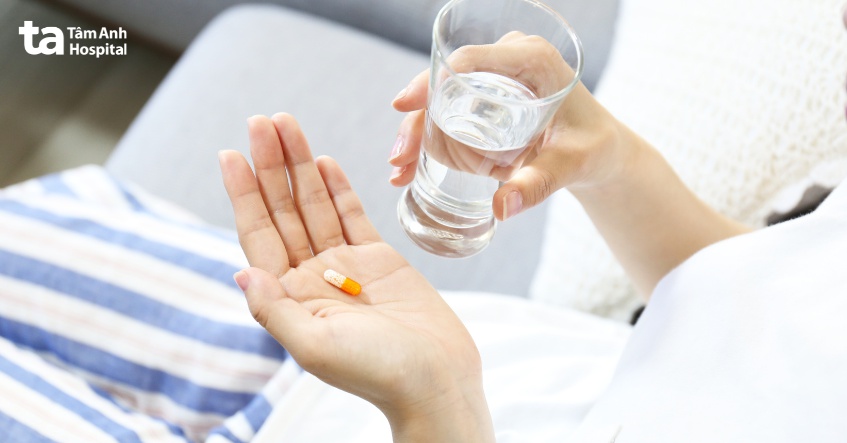 uống thuốc theo chỉ định bác sĩ