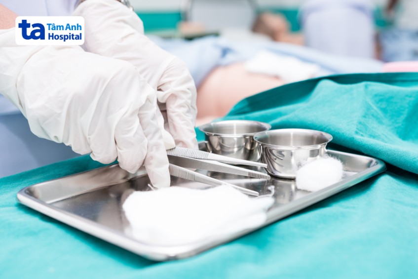 vệ sinh sau khi mổ rò hậu môn